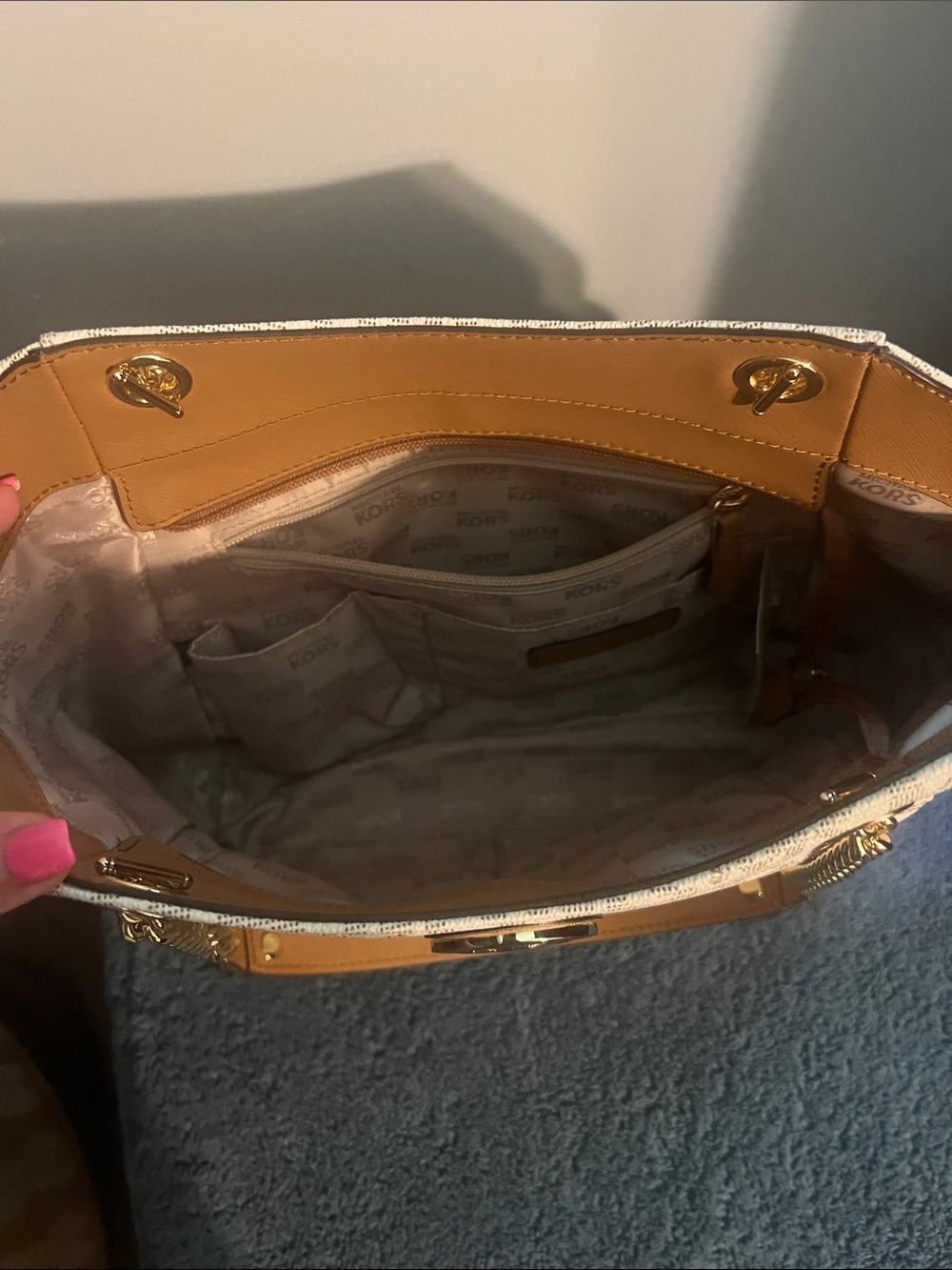 Michael Kors Cream and Tan MK Logo Chain-Handle Tote NEVER USED - Picture 4 of 5